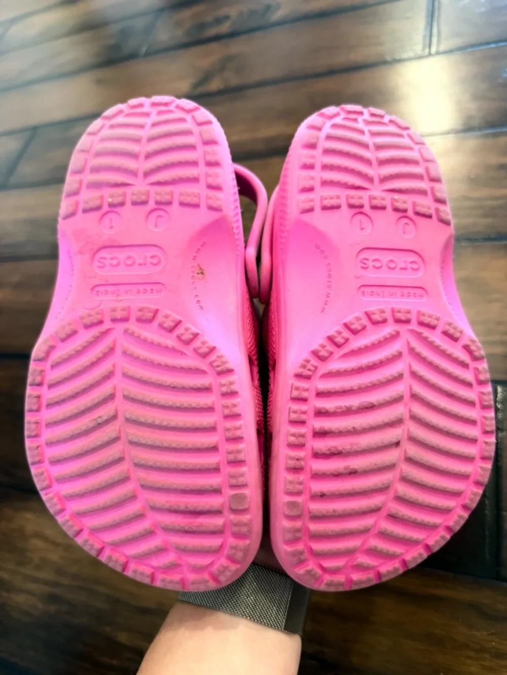Girls Size 1 Pink Crocs